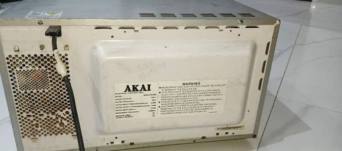 AKAI 32L Grill Microwave – UAE Imported, Fully Working.