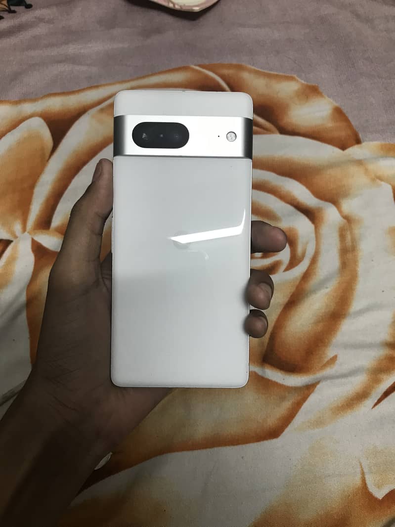 Google Pixel 7 4