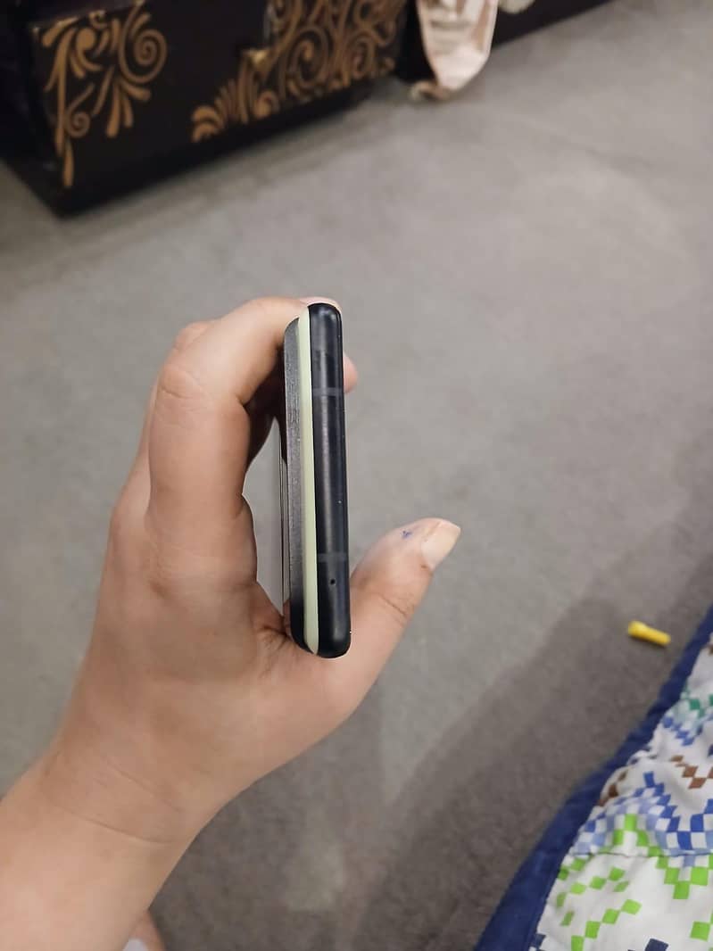 Google Pixel 6a 5