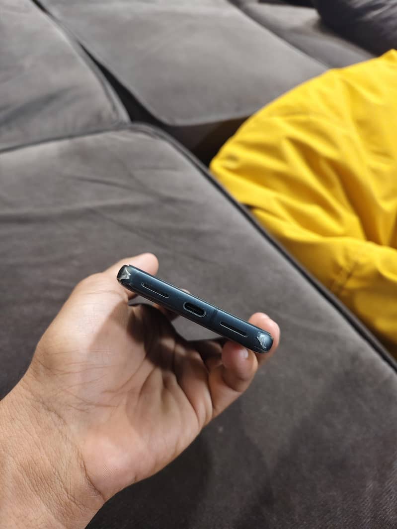 Google Pixel 8 4