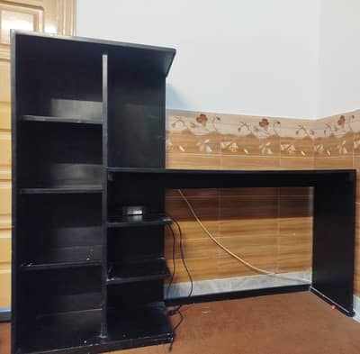 Study Table with Storage Shelves – Excellent Condition