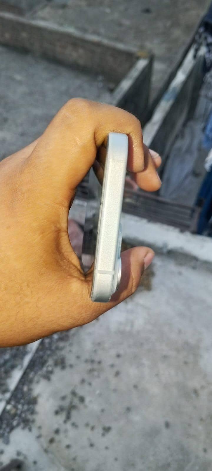 Apple iPhone 15 4