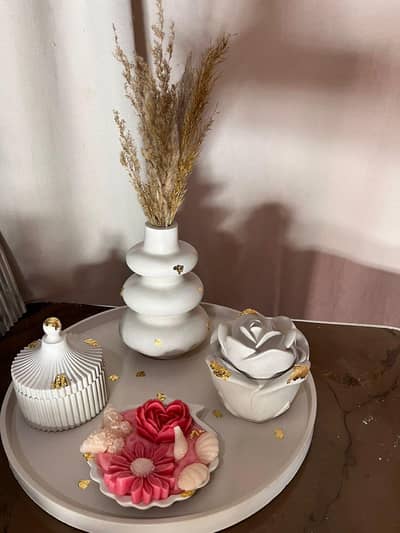 Luxury Minimal Home Decor Set | Elegant Vase & Gift Collection 