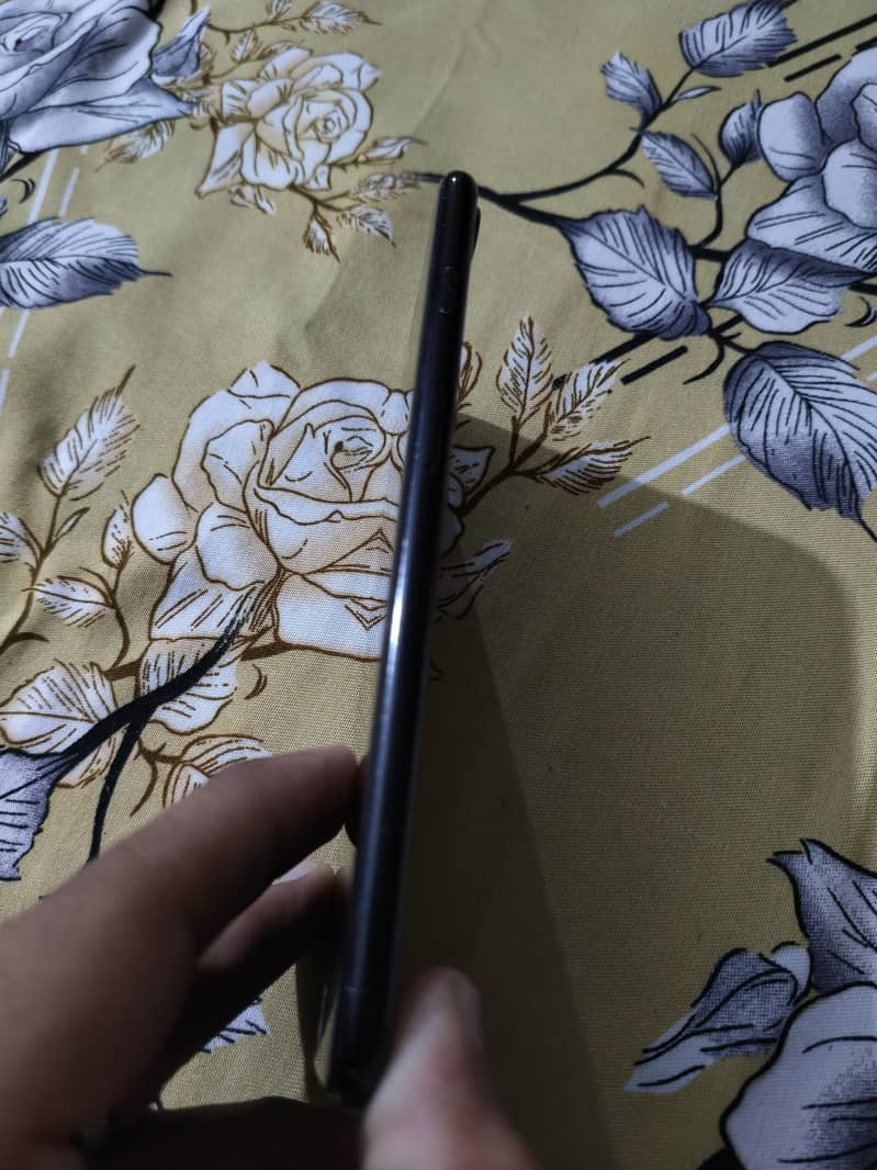 Apple iPhone 7 Plus 1