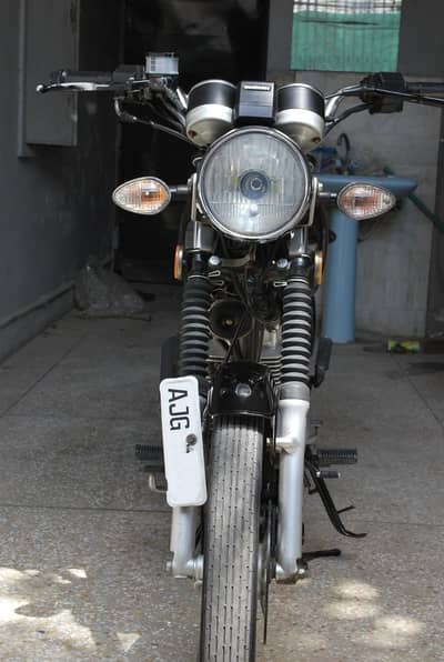 Suzuki GS 150 SE