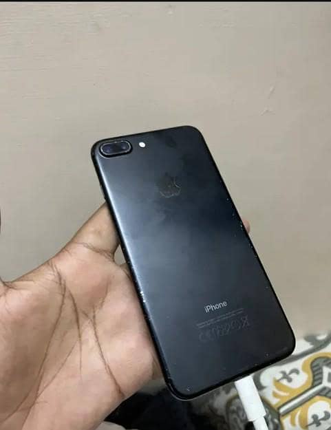 Apple iPhone 7 Plus 1