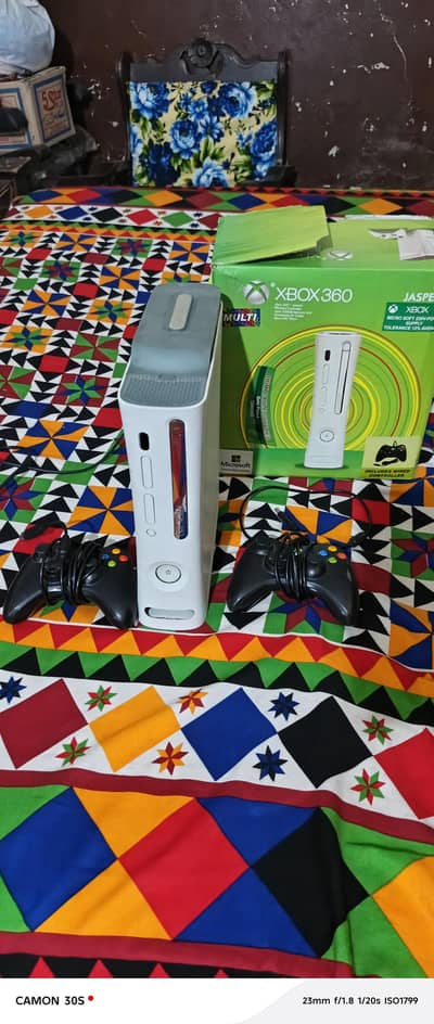 xbox 360 fat model 320gb hard 27games install 2 wired control