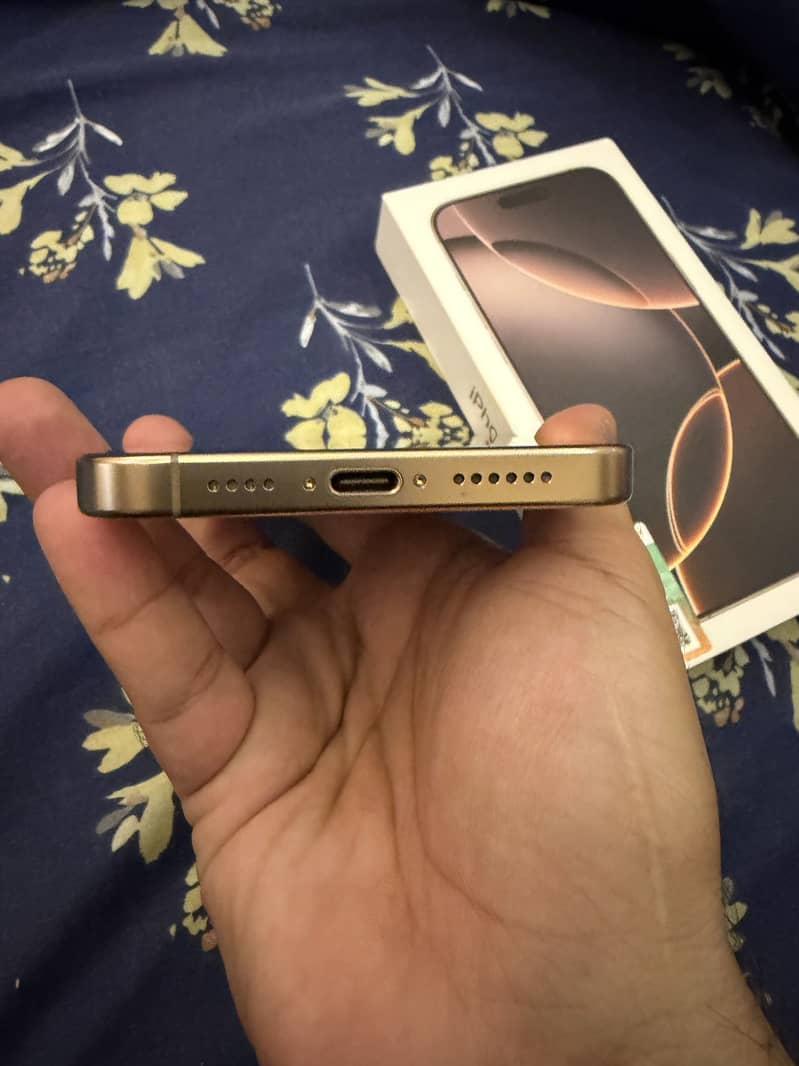 Apple iPhone 16 Pro Max 5