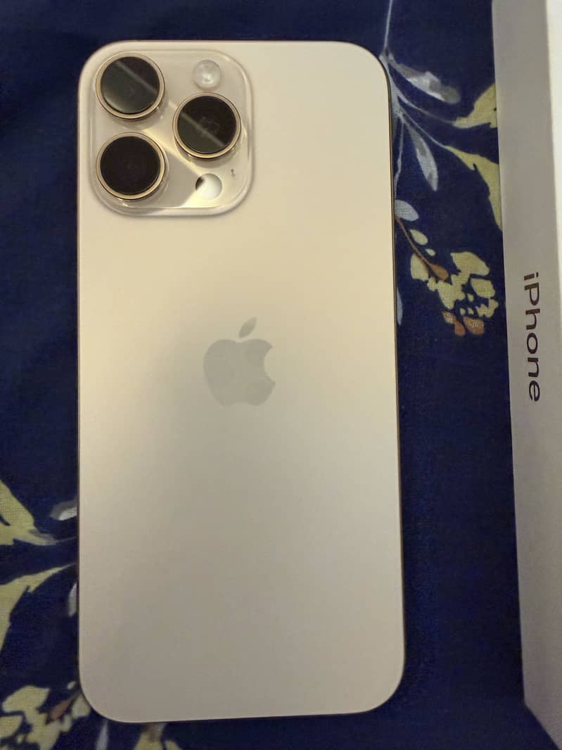 Apple iPhone 16 Pro Max 6