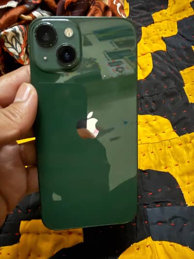 Apple iPhone 13
