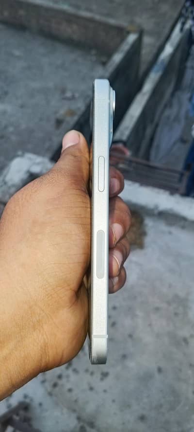 Apple iPhone 15