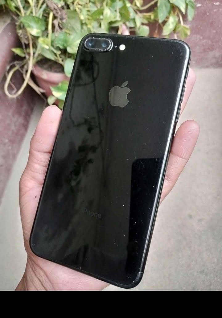 Apple iPhone 7 Plus 3