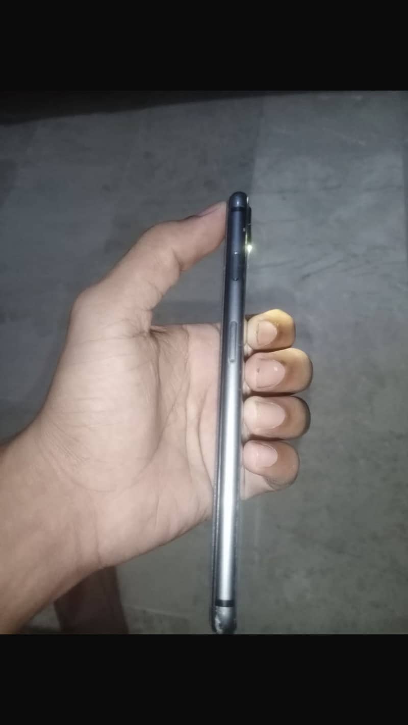 Apple iPhone 8 Plus 3