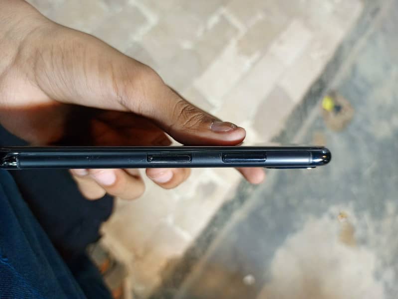 Apple iphone X 4