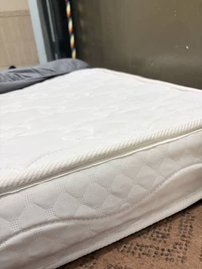 Single bed mattress in good condition