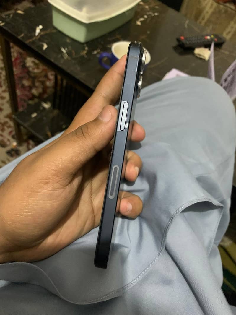 Apple iPhone 13 3