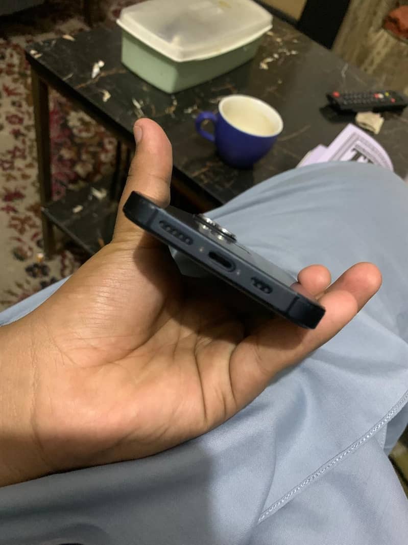 Apple iPhone 13 4