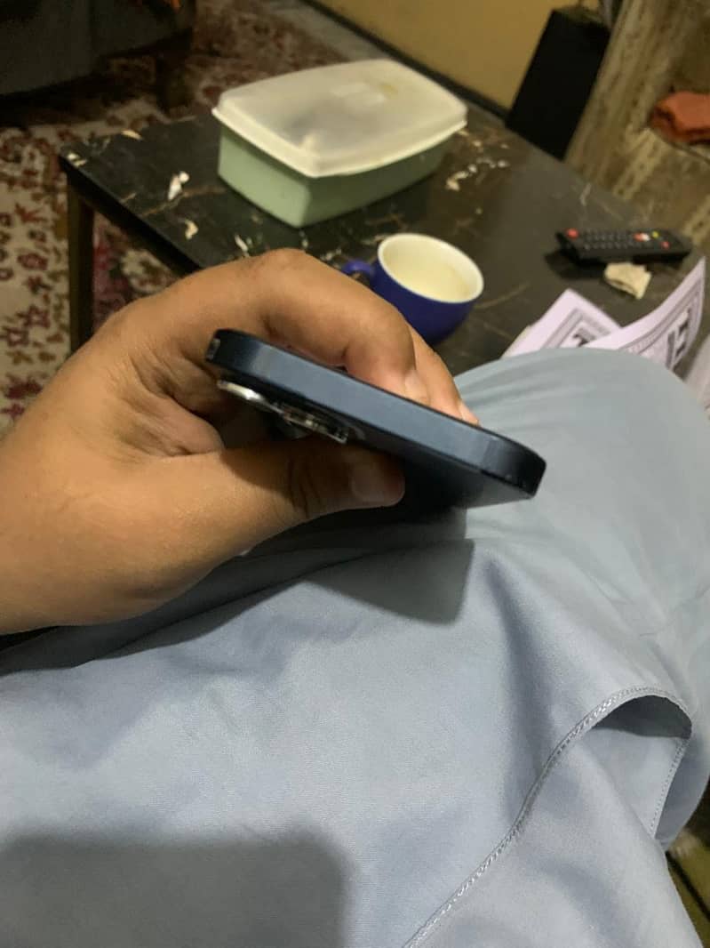 Apple iPhone 13 6