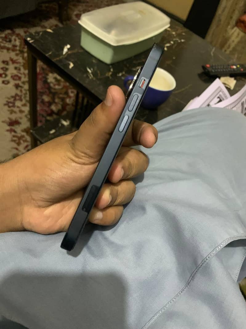 Apple iPhone 13 7
