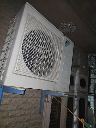 "Daikin 2 Ton Split AC Non-Inverter Complete with Remote & Pipes