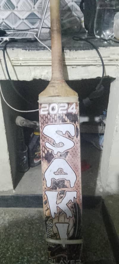 tennis bat