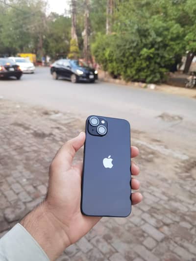Apple iPhone 13