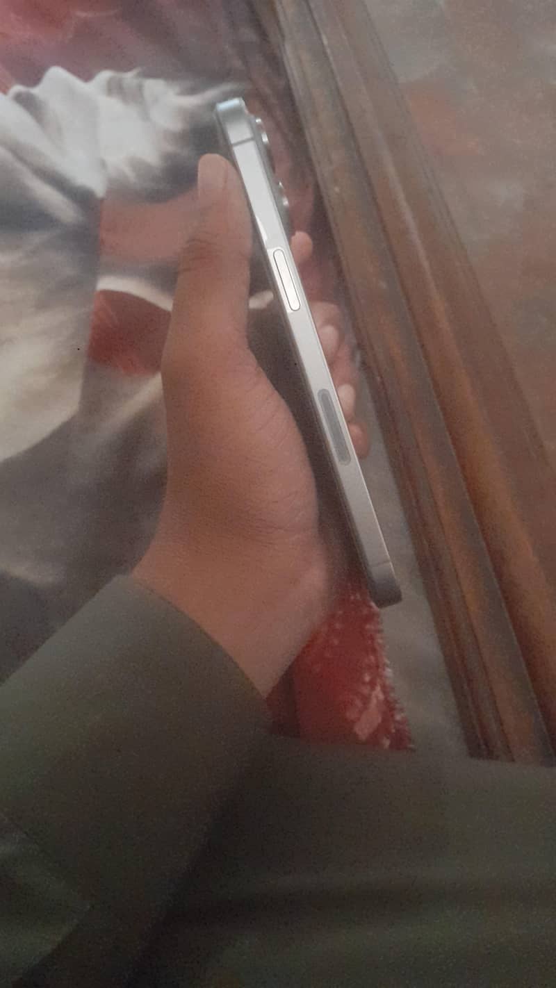 Apple iPhone 15 Pro Max 10