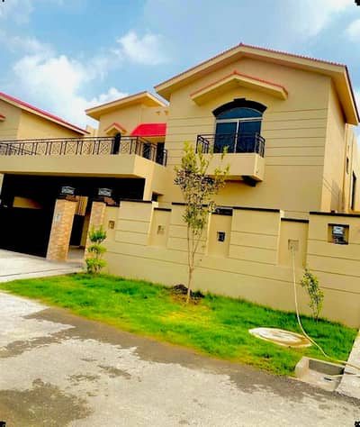 17-Marla 5-Bedroom's Tile Flooring (Brigadier House) For Sale | Askari 10 Lahore Cantt | @nusratestate
