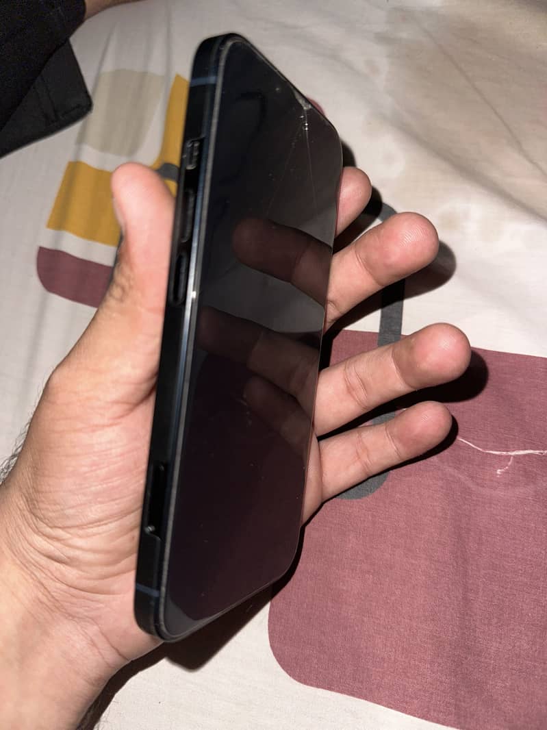Apple iPhone 13 1