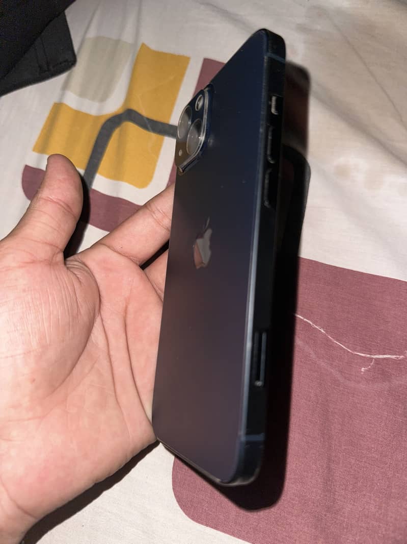 Apple iPhone 13 3