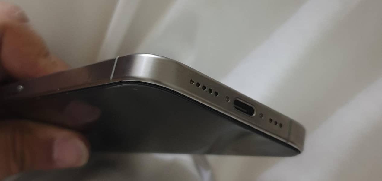 Apple iPhone 15 Pro 7