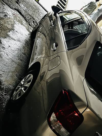 Toyota Axio G