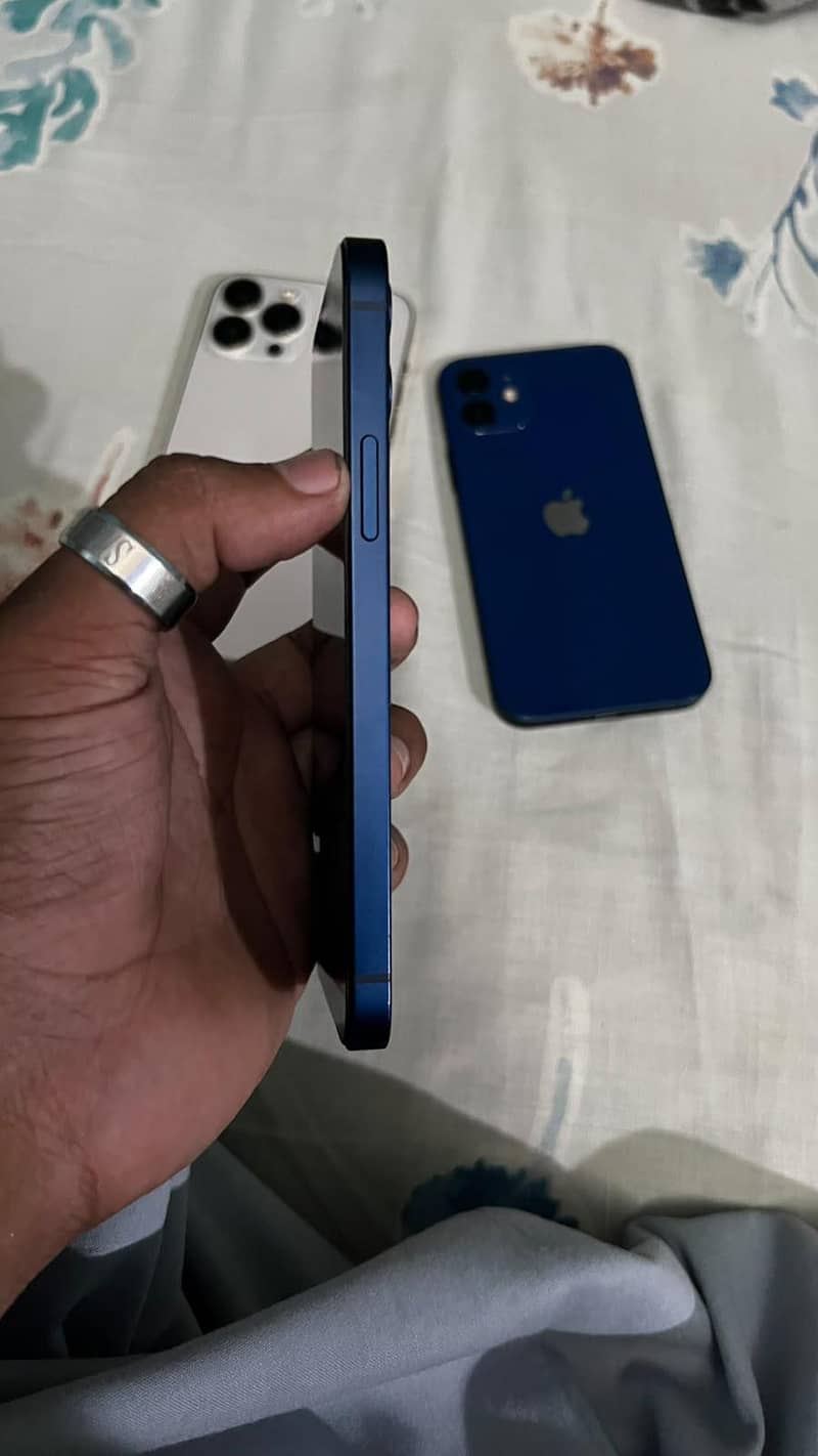 Apple iPhone 12 3