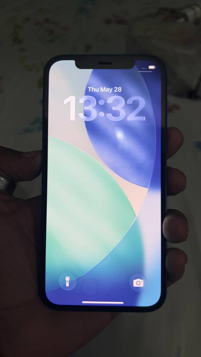 Apple iPhone 12 4