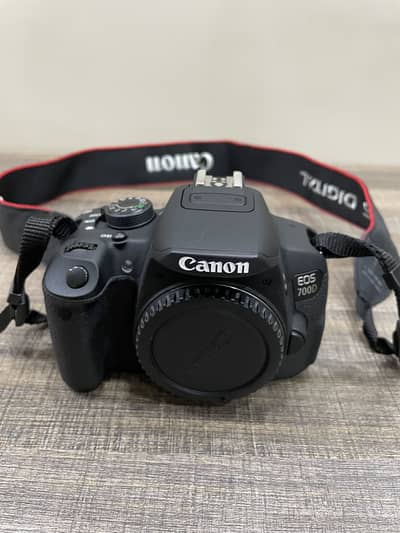 Canon EOS 700D