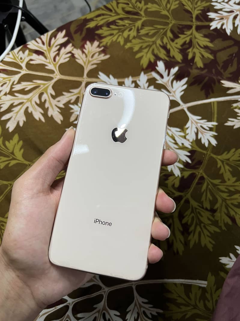 Apple iPhone 8 Plus 2