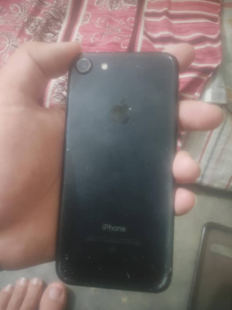 Apple iPhone 7 2
