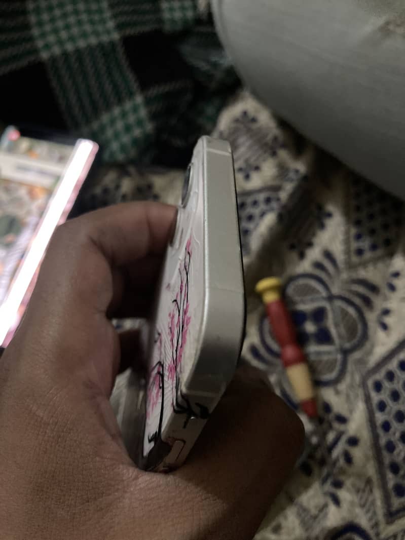 Apple iPhone 12 3
