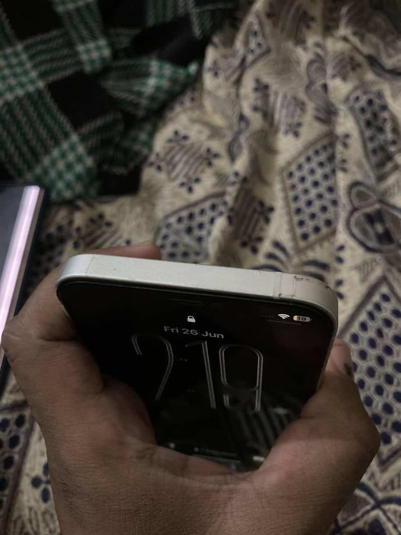 Apple iPhone 12 7