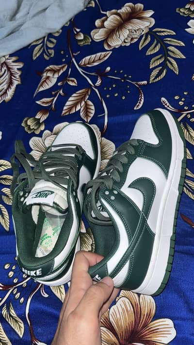 NIKE Nike Dunk Low Spartan Green UK SIZE 6 EUROUP 40