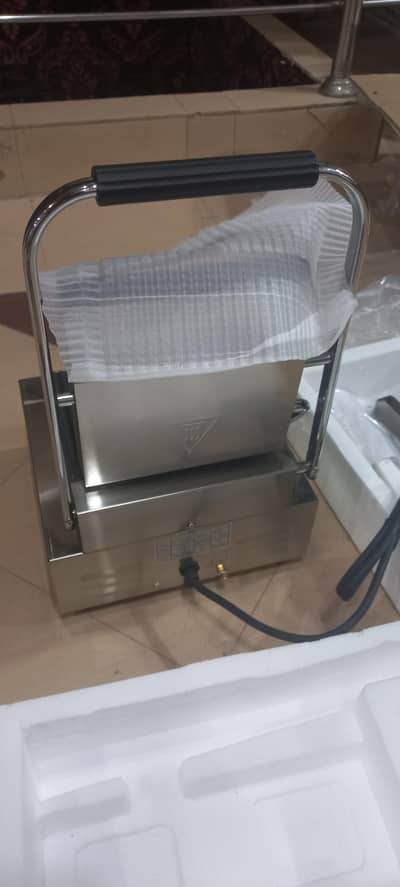 Panini Sandwich Grill - 45,000 - New - 0/3/2/1/6/4/6/4/6/7/3