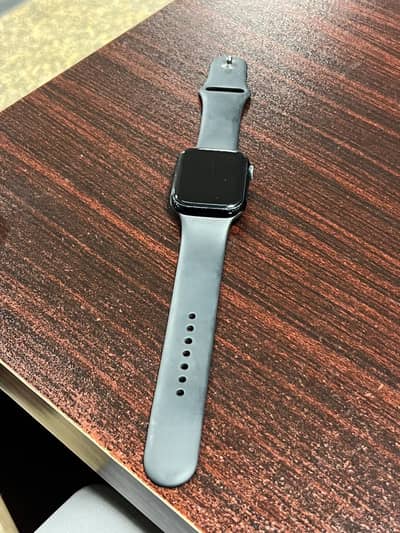 Apple watch series 8 45mm