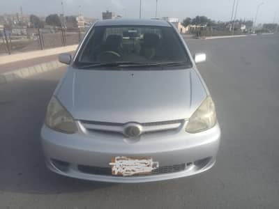 Toyota Platz 2003