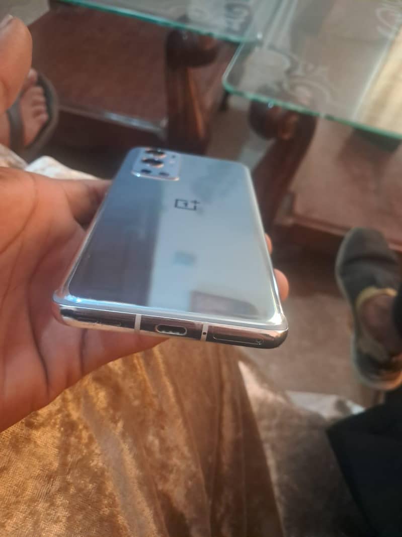 One Plus 9 Pro 4