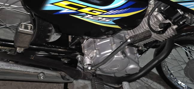 Honda CG 125 lush condition 26 model frist hand use lahore register