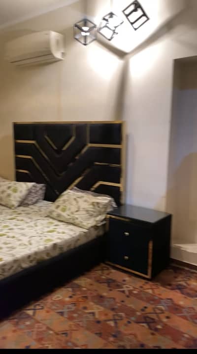 bed set with dressing or side table