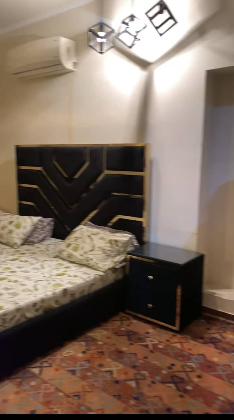 bed set with dressing or side table 0