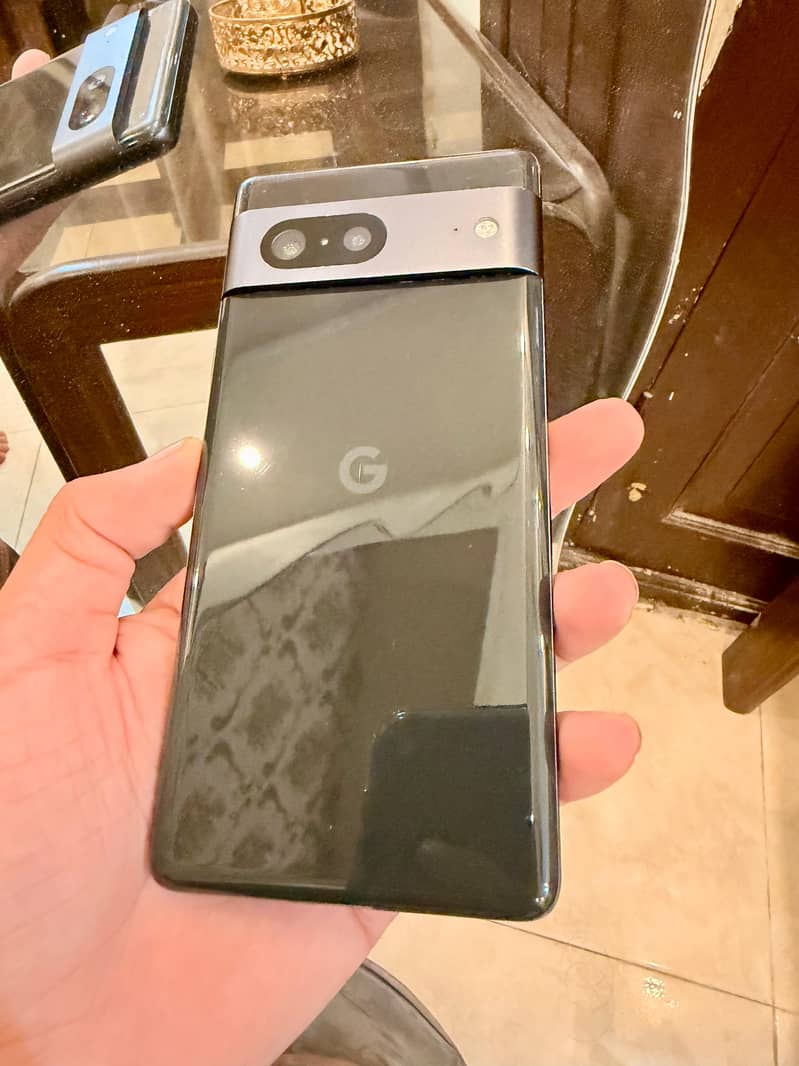 Google Pixel 7 4