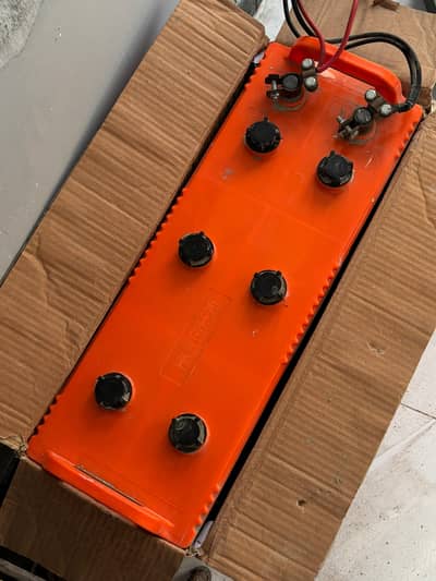2 UPS for sale with battery