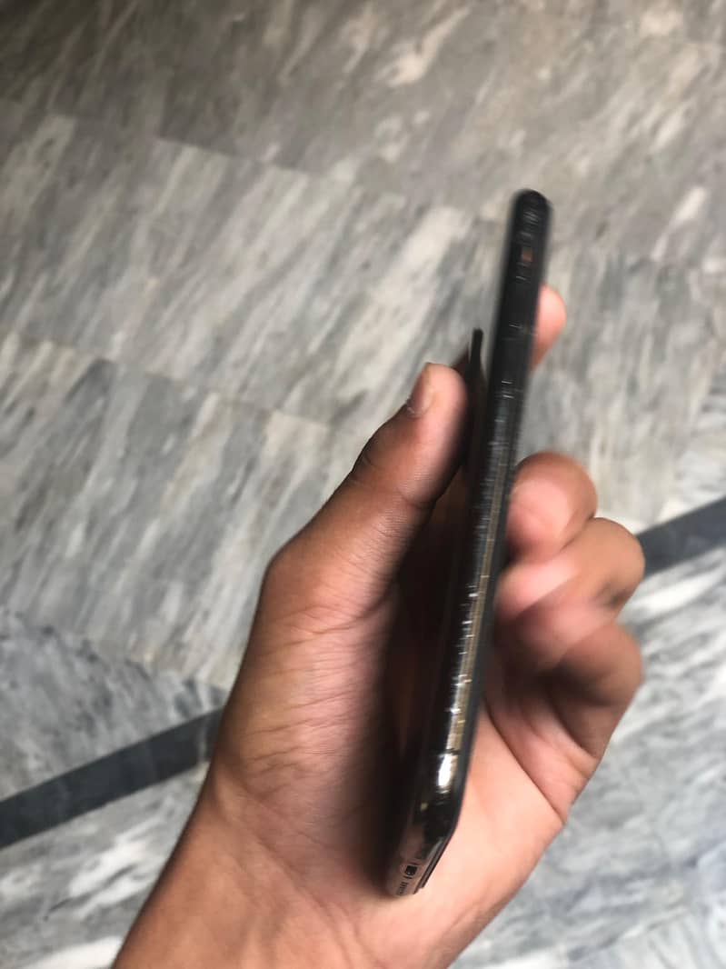 Apple iPhone X 6